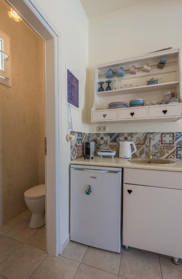 Blu Suites And Studios Adamantas  Екстериор снимка