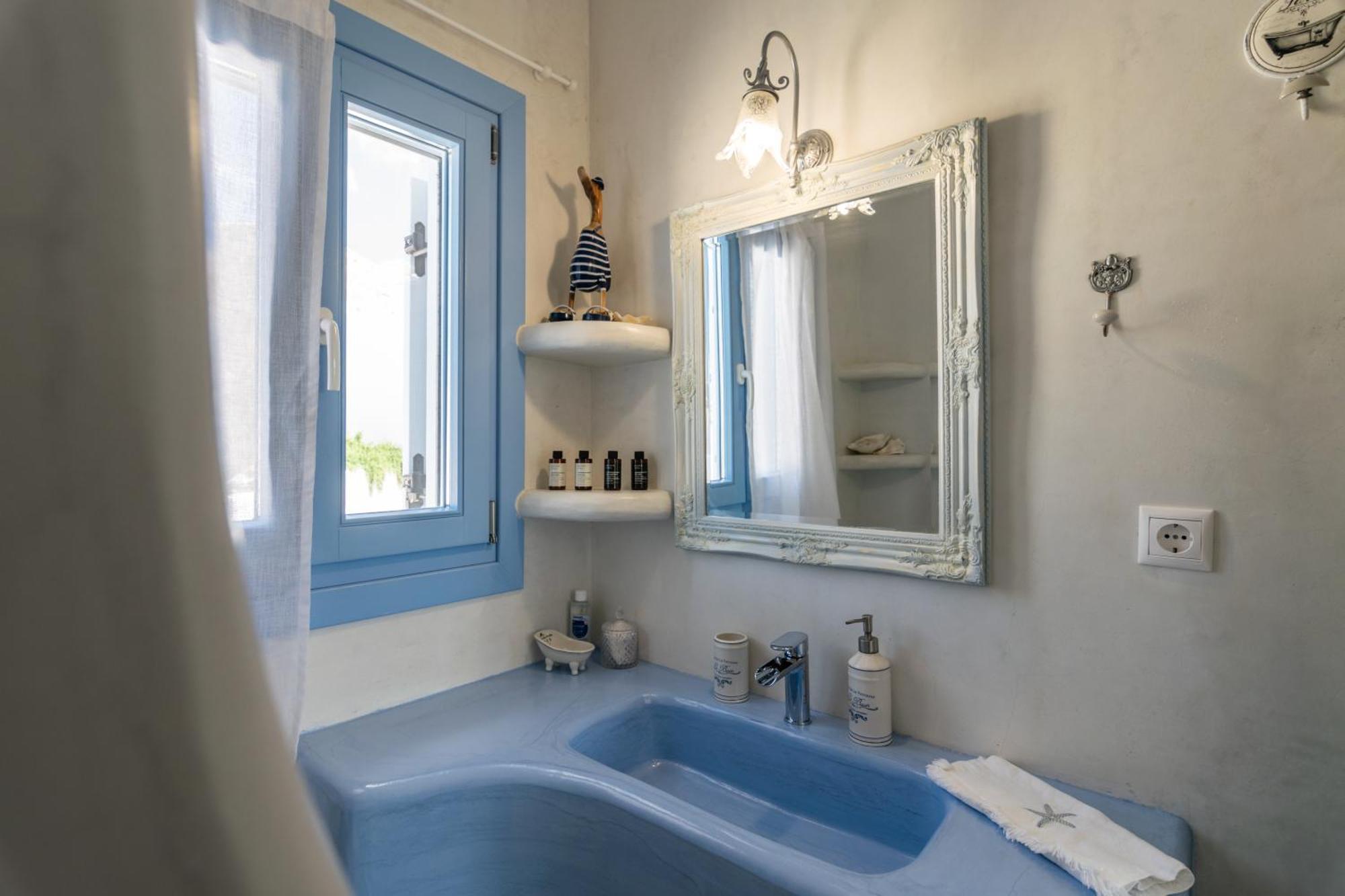 Blu Suites And Studios Adamantas  Екстериор снимка
