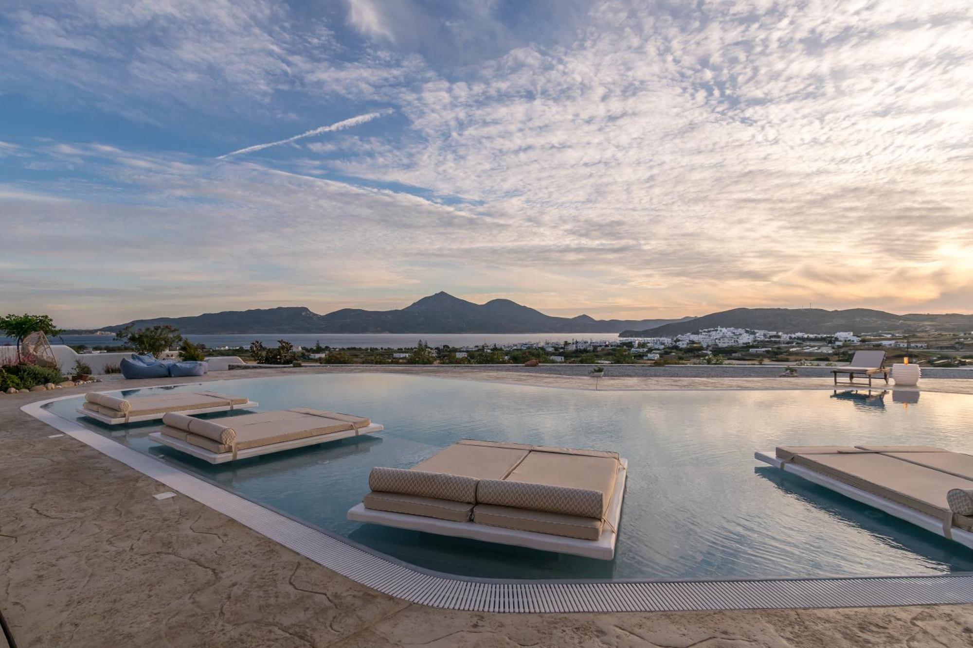 Blu Suites And Studios Adamantas  Екстериор снимка